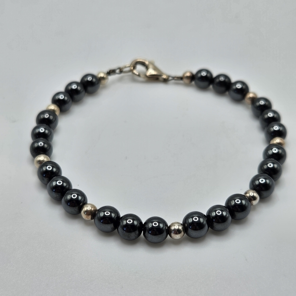 VINTAGE Dainty Hematite and Sterling Silver 925 Beaded Bracelet